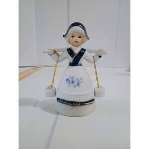 Vintage Porcelain Dutch Girl With 2 Pails Excellent Condition Collectible